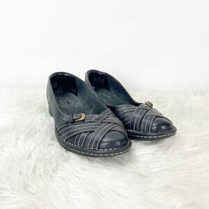 2/$30 Clarks Bendables 7 M Womens Black Leather Crisscross Slip-on Comfort Flats